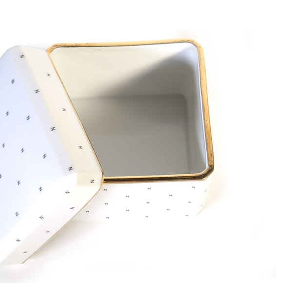 Vintage JAPANESE White & Gold Logo 'N' Logo Norell Parfum Ceramic Trinket Box - Picture 3 of 4